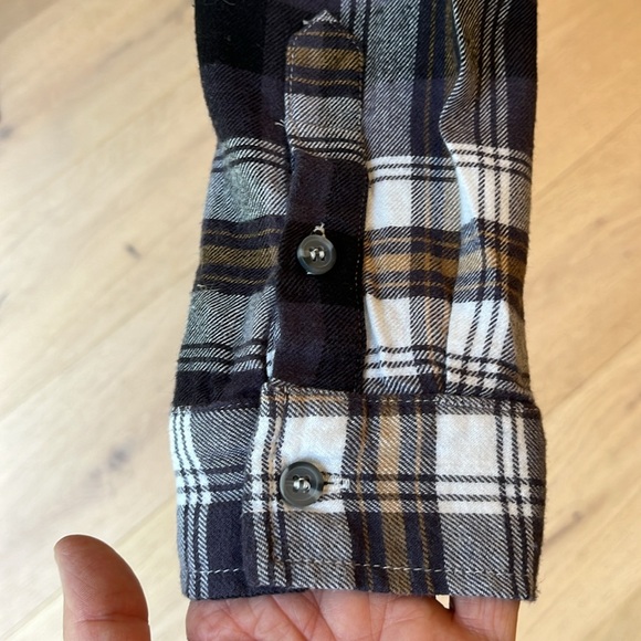 NWOT Love Tree plaid cotton flannel oversize long sleeve crop length shirt - Picture 5 of 11